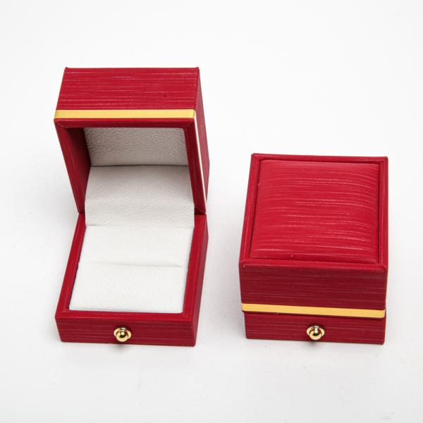 Коробки для біжутерії (6.5 х 6 х 5 см.) 6-5600